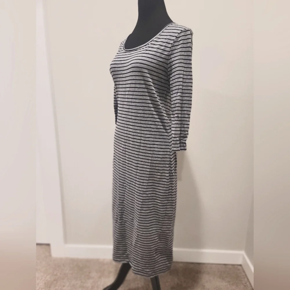 Old Navy Strip Dress - Picture 2 of 2